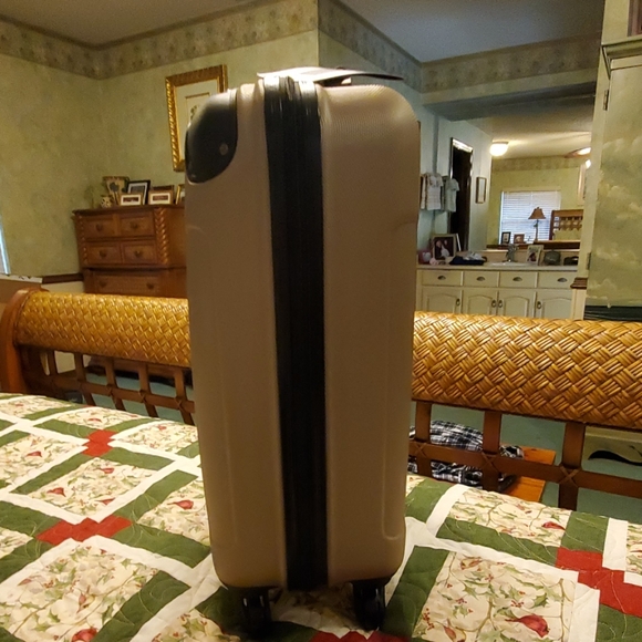 SUITCASE - Picture 3 of 8